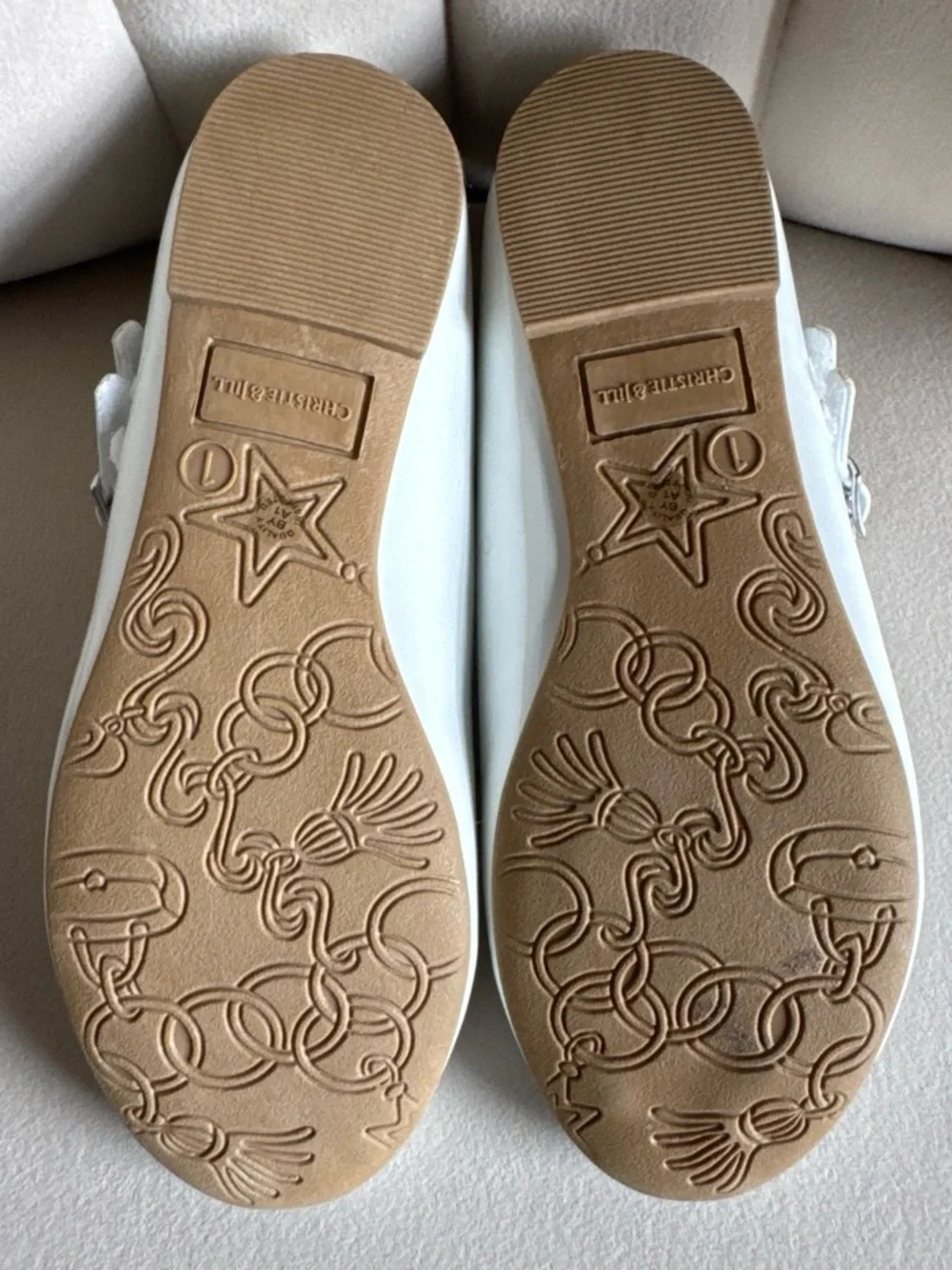 Christie & Jill White Girls' Patent Mary Jane Dress Shoes with Straps Size 1 NIB